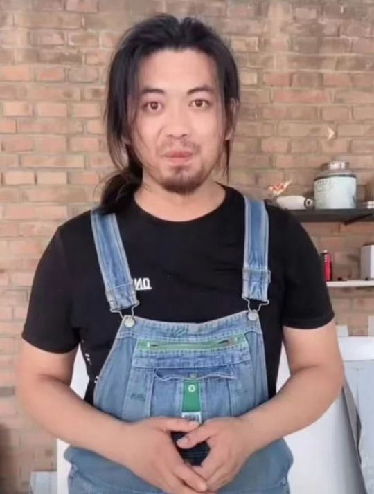 不了千万粉丝网红手工耿“消失了”九游会登录j9入口挣钱太多驾驭(图9)
