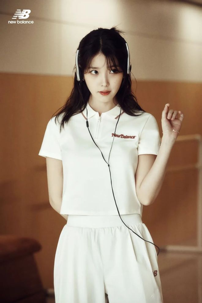 和IU的绽放满足了少女的全部幻想J9九游会本周时髦大事｜陈都灵(图20)