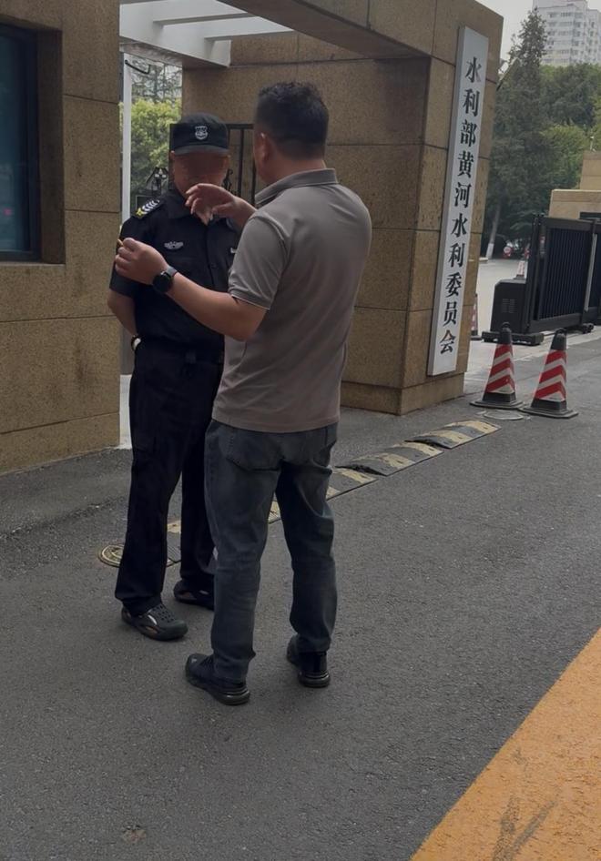 河铁桥墩”4年过去了咋还不拆？男子发觉上当报警j9九游会网站入口预付200万回收晚清“废弃黄(图4)