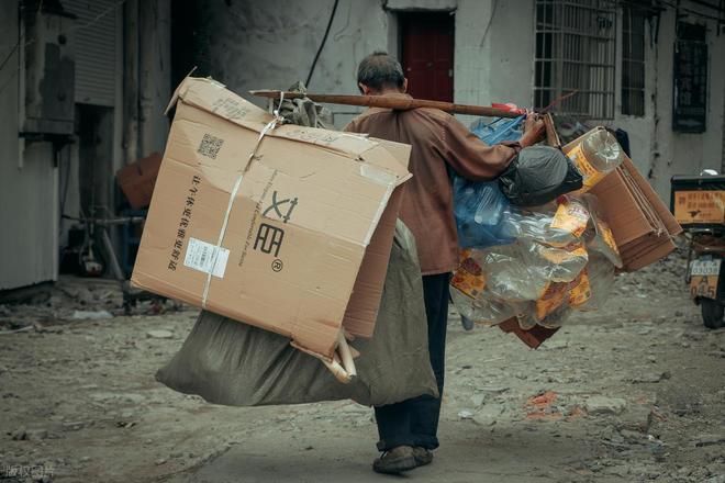一种都能让人崩溃希望你是一个例外j9平台老人最可恨的12种行为占(图2)